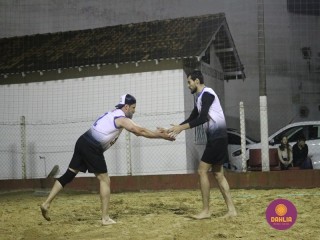 
<a style='margin-left: 5px;' class='btn btn-xs btn-social btn-facebook' href='https://www.facebook.com/sharer/sharer.php?u=https://www.boladovale.com.br/imgs/800-800-90/conteudo/fotos/1517/img2480.jpg' rel='popup' data-width='500' data-height='400'><i class='fa fa-facebook'></i>Compartilhar <span class='hidden-xs'>no Facebook</span>
</a> 
<a class='btn btn-default btn-xs' target='_blank' href='imgs/800-800-90/conteudo/fotos/1517/img2480.jpg'>
<span class='glyphicon glyphicon-cloud-download'></span> Salvar
</a> 
<span></span>