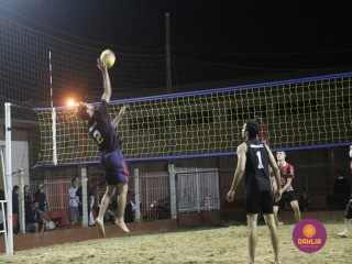 
<a style='margin-left: 5px;' class='btn btn-xs btn-social btn-facebook' href='https://www.facebook.com/sharer/sharer.php?u=https://www.boladovale.com.br/imgs/800-800-90/conteudo/fotos/1517/img2552.jpg' rel='popup' data-width='500' data-height='400'><i class='fa fa-facebook'></i>Compartilhar <span class='hidden-xs'>no Facebook</span>
</a> 
<a class='btn btn-default btn-xs' target='_blank' href='imgs/800-800-90/conteudo/fotos/1517/img2552.jpg'>
<span class='glyphicon glyphicon-cloud-download'></span> Salvar
</a> 
<span></span>
