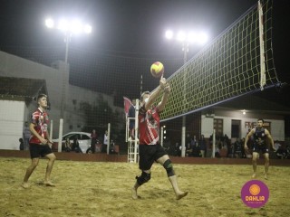 
<a style='margin-left: 5px;' class='btn btn-xs btn-social btn-facebook' href='https://www.facebook.com/sharer/sharer.php?u=https://www.boladovale.com.br/imgs/800-800-90/conteudo/fotos/1517/img2560.jpg' rel='popup' data-width='500' data-height='400'><i class='fa fa-facebook'></i>Compartilhar <span class='hidden-xs'>no Facebook</span>
</a> 
<a class='btn btn-default btn-xs' target='_blank' href='imgs/800-800-90/conteudo/fotos/1517/img2560.jpg'>
<span class='glyphicon glyphicon-cloud-download'></span> Salvar
</a> 
<span></span>