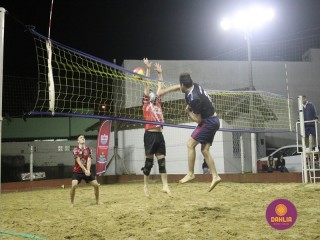 
<a style='margin-left: 5px;' class='btn btn-xs btn-social btn-facebook' href='https://www.facebook.com/sharer/sharer.php?u=https://www.boladovale.com.br/imgs/800-800-90/conteudo/fotos/1517/img2577.jpg' rel='popup' data-width='500' data-height='400'><i class='fa fa-facebook'></i>Compartilhar <span class='hidden-xs'>no Facebook</span>
</a> 
<a class='btn btn-default btn-xs' target='_blank' href='imgs/800-800-90/conteudo/fotos/1517/img2577.jpg'>
<span class='glyphicon glyphicon-cloud-download'></span> Salvar
</a> 
<span></span>