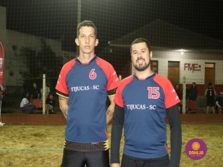 
<a style='margin-left: 5px;' class='btn btn-xs btn-social btn-facebook' href='https://www.facebook.com/sharer/sharer.php?u=https://www.boladovale.com.br/imgs/800-800-90/conteudo/fotos/1517/img2590.jpg' rel='popup' data-width='500' data-height='400'><i class='fa fa-facebook'></i>Compartilhar <span class='hidden-xs'>no Facebook</span>
</a> 
<a class='btn btn-default btn-xs' target='_blank' href='imgs/800-800-90/conteudo/fotos/1517/img2590.jpg'>
<span class='glyphicon glyphicon-cloud-download'></span> Salvar
</a> 
<span></span>