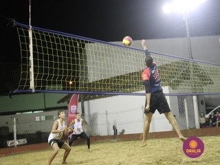 
<a style='margin-left: 5px;' class='btn btn-xs btn-social btn-facebook' href='https://www.facebook.com/sharer/sharer.php?u=https://www.boladovale.com.br/imgs/800-800-90/conteudo/fotos/1517/img2604.jpg' rel='popup' data-width='500' data-height='400'><i class='fa fa-facebook'></i>Compartilhar <span class='hidden-xs'>no Facebook</span>
</a> 
<a class='btn btn-default btn-xs' target='_blank' href='imgs/800-800-90/conteudo/fotos/1517/img2604.jpg'>
<span class='glyphicon glyphicon-cloud-download'></span> Salvar
</a> 
<span></span>