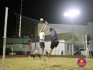 
<a style='margin-left: 5px;' class='btn btn-xs btn-social btn-facebook' href='https://www.facebook.com/sharer/sharer.php?u=https://www.boladovale.com.br/imgs/800-800-90/conteudo/fotos/1517/img2607.jpg' rel='popup' data-width='500' data-height='400'><i class='fa fa-facebook'></i>Compartilhar <span class='hidden-xs'>no Facebook</span>
</a> 
<a class='btn btn-default btn-xs' target='_blank' href='imgs/800-800-90/conteudo/fotos/1517/img2607.jpg'>
<span class='glyphicon glyphicon-cloud-download'></span> Salvar
</a> 
<span></span>