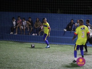 
<a style='margin-left: 5px;' class='btn btn-xs btn-social btn-facebook' href='https://www.facebook.com/sharer/sharer.php?u=https://www.boladovale.com.br/imgs/800-800-90/conteudo/fotos/1518/img2647.jpg' rel='popup' data-width='500' data-height='400'><i class='fa fa-facebook'></i>Compartilhar <span class='hidden-xs'>no Facebook</span>
</a> 
<a class='btn btn-default btn-xs' target='_blank' href='imgs/800-800-90/conteudo/fotos/1518/img2647.jpg'>
<span class='glyphicon glyphicon-cloud-download'></span> Salvar
</a> 
<span></span>