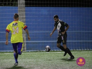 
<a style='margin-left: 5px;' class='btn btn-xs btn-social btn-facebook' href='https://www.facebook.com/sharer/sharer.php?u=https://www.boladovale.com.br/imgs/800-800-90/conteudo/fotos/1518/img2656.jpg' rel='popup' data-width='500' data-height='400'><i class='fa fa-facebook'></i>Compartilhar <span class='hidden-xs'>no Facebook</span>
</a> 
<a class='btn btn-default btn-xs' target='_blank' href='imgs/800-800-90/conteudo/fotos/1518/img2656.jpg'>
<span class='glyphicon glyphicon-cloud-download'></span> Salvar
</a> 
<span></span>