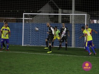 
<a style='margin-left: 5px;' class='btn btn-xs btn-social btn-facebook' href='https://www.facebook.com/sharer/sharer.php?u=https://www.boladovale.com.br/imgs/800-800-90/conteudo/fotos/1518/img2672.jpg' rel='popup' data-width='500' data-height='400'><i class='fa fa-facebook'></i>Compartilhar <span class='hidden-xs'>no Facebook</span>
</a> 
<a class='btn btn-default btn-xs' target='_blank' href='imgs/800-800-90/conteudo/fotos/1518/img2672.jpg'>
<span class='glyphicon glyphicon-cloud-download'></span> Salvar
</a> 
<span></span>