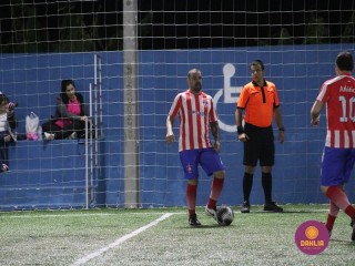 
<a style='margin-left: 5px;' class='btn btn-xs btn-social btn-facebook' href='https://www.facebook.com/sharer/sharer.php?u=https://www.boladovale.com.br/imgs/800-800-90/conteudo/fotos/1519/img2688.jpg' rel='popup' data-width='500' data-height='400'><i class='fa fa-facebook'></i>Compartilhar <span class='hidden-xs'>no Facebook</span>
</a> 
<a class='btn btn-default btn-xs' target='_blank' href='imgs/800-800-90/conteudo/fotos/1519/img2688.jpg'>
<span class='glyphicon glyphicon-cloud-download'></span> Salvar
</a> 
<span></span>