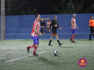 
<a style='margin-left: 5px;' class='btn btn-xs btn-social btn-facebook' href='https://www.facebook.com/sharer/sharer.php?u=https://www.boladovale.com.br/imgs/800-800-90/conteudo/fotos/1519/img2692.jpg' rel='popup' data-width='500' data-height='400'><i class='fa fa-facebook'></i>Compartilhar <span class='hidden-xs'>no Facebook</span>
</a> 
<a class='btn btn-default btn-xs' target='_blank' href='imgs/800-800-90/conteudo/fotos/1519/img2692.jpg'>
<span class='glyphicon glyphicon-cloud-download'></span> Salvar
</a> 
<span></span>