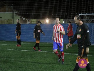 
<a style='margin-left: 5px;' class='btn btn-xs btn-social btn-facebook' href='https://www.facebook.com/sharer/sharer.php?u=https://www.boladovale.com.br/imgs/800-800-90/conteudo/fotos/1519/img2707.jpg' rel='popup' data-width='500' data-height='400'><i class='fa fa-facebook'></i>Compartilhar <span class='hidden-xs'>no Facebook</span>
</a> 
<a class='btn btn-default btn-xs' target='_blank' href='imgs/800-800-90/conteudo/fotos/1519/img2707.jpg'>
<span class='glyphicon glyphicon-cloud-download'></span> Salvar
</a> 
<span></span>