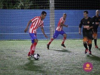 
<a style='margin-left: 5px;' class='btn btn-xs btn-social btn-facebook' href='https://www.facebook.com/sharer/sharer.php?u=https://www.boladovale.com.br/imgs/800-800-90/conteudo/fotos/1519/img2728.jpg' rel='popup' data-width='500' data-height='400'><i class='fa fa-facebook'></i>Compartilhar <span class='hidden-xs'>no Facebook</span>
</a> 
<a class='btn btn-default btn-xs' target='_blank' href='imgs/800-800-90/conteudo/fotos/1519/img2728.jpg'>
<span class='glyphicon glyphicon-cloud-download'></span> Salvar
</a> 
<span></span>