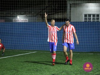 
<a style='margin-left: 5px;' class='btn btn-xs btn-social btn-facebook' href='https://www.facebook.com/sharer/sharer.php?u=https://www.boladovale.com.br/imgs/800-800-90/conteudo/fotos/1519/img2746.jpg' rel='popup' data-width='500' data-height='400'><i class='fa fa-facebook'></i>Compartilhar <span class='hidden-xs'>no Facebook</span>
</a> 
<a class='btn btn-default btn-xs' target='_blank' href='imgs/800-800-90/conteudo/fotos/1519/img2746.jpg'>
<span class='glyphicon glyphicon-cloud-download'></span> Salvar
</a> 
<span></span>