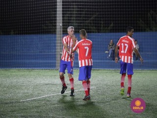 
<a style='margin-left: 5px;' class='btn btn-xs btn-social btn-facebook' href='https://www.facebook.com/sharer/sharer.php?u=https://www.boladovale.com.br/imgs/800-800-90/conteudo/fotos/1519/img2760.jpg' rel='popup' data-width='500' data-height='400'><i class='fa fa-facebook'></i>Compartilhar <span class='hidden-xs'>no Facebook</span>
</a> 
<a class='btn btn-default btn-xs' target='_blank' href='imgs/800-800-90/conteudo/fotos/1519/img2760.jpg'>
<span class='glyphicon glyphicon-cloud-download'></span> Salvar
</a> 
<span></span>