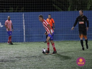 
<a style='margin-left: 5px;' class='btn btn-xs btn-social btn-facebook' href='https://www.facebook.com/sharer/sharer.php?u=https://www.boladovale.com.br/imgs/800-800-90/conteudo/fotos/1519/img2765.jpg' rel='popup' data-width='500' data-height='400'><i class='fa fa-facebook'></i>Compartilhar <span class='hidden-xs'>no Facebook</span>
</a> 
<a class='btn btn-default btn-xs' target='_blank' href='imgs/800-800-90/conteudo/fotos/1519/img2765.jpg'>
<span class='glyphicon glyphicon-cloud-download'></span> Salvar
</a> 
<span></span>