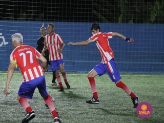 
<a style='margin-left: 5px;' class='btn btn-xs btn-social btn-facebook' href='https://www.facebook.com/sharer/sharer.php?u=https://www.boladovale.com.br/imgs/800-800-90/conteudo/fotos/1519/img2768.jpg' rel='popup' data-width='500' data-height='400'><i class='fa fa-facebook'></i>Compartilhar <span class='hidden-xs'>no Facebook</span>
</a> 
<a class='btn btn-default btn-xs' target='_blank' href='imgs/800-800-90/conteudo/fotos/1519/img2768.jpg'>
<span class='glyphicon glyphicon-cloud-download'></span> Salvar
</a> 
<span></span>