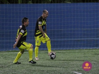 
<a style='margin-left: 5px;' class='btn btn-xs btn-social btn-facebook' href='https://www.facebook.com/sharer/sharer.php?u=https://www.boladovale.com.br/imgs/800-800-90/conteudo/fotos/1520/img2798.jpg' rel='popup' data-width='500' data-height='400'><i class='fa fa-facebook'></i>Compartilhar <span class='hidden-xs'>no Facebook</span>
</a> 
<a class='btn btn-default btn-xs' target='_blank' href='imgs/800-800-90/conteudo/fotos/1520/img2798.jpg'>
<span class='glyphicon glyphicon-cloud-download'></span> Salvar
</a> 
<span></span>