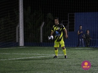 
<a style='margin-left: 5px;' class='btn btn-xs btn-social btn-facebook' href='https://www.facebook.com/sharer/sharer.php?u=https://www.boladovale.com.br/imgs/800-800-90/conteudo/fotos/1520/img2806.jpg' rel='popup' data-width='500' data-height='400'><i class='fa fa-facebook'></i>Compartilhar <span class='hidden-xs'>no Facebook</span>
</a> 
<a class='btn btn-default btn-xs' target='_blank' href='imgs/800-800-90/conteudo/fotos/1520/img2806.jpg'>
<span class='glyphicon glyphicon-cloud-download'></span> Salvar
</a> 
<span></span>