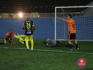 
<a style='margin-left: 5px;' class='btn btn-xs btn-social btn-facebook' href='https://www.facebook.com/sharer/sharer.php?u=https://www.boladovale.com.br/imgs/800-800-90/conteudo/fotos/1520/img2807.jpg' rel='popup' data-width='500' data-height='400'><i class='fa fa-facebook'></i>Compartilhar <span class='hidden-xs'>no Facebook</span>
</a> 
<a class='btn btn-default btn-xs' target='_blank' href='imgs/800-800-90/conteudo/fotos/1520/img2807.jpg'>
<span class='glyphicon glyphicon-cloud-download'></span> Salvar
</a> 
<span></span>