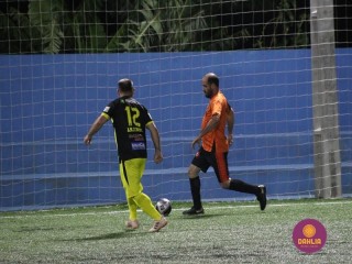 
<a style='margin-left: 5px;' class='btn btn-xs btn-social btn-facebook' href='https://www.facebook.com/sharer/sharer.php?u=https://www.boladovale.com.br/imgs/800-800-90/conteudo/fotos/1520/img2809.jpg' rel='popup' data-width='500' data-height='400'><i class='fa fa-facebook'></i>Compartilhar <span class='hidden-xs'>no Facebook</span>
</a> 
<a class='btn btn-default btn-xs' target='_blank' href='imgs/800-800-90/conteudo/fotos/1520/img2809.jpg'>
<span class='glyphicon glyphicon-cloud-download'></span> Salvar
</a> 
<span></span>