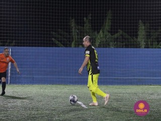 
<a style='margin-left: 5px;' class='btn btn-xs btn-social btn-facebook' href='https://www.facebook.com/sharer/sharer.php?u=https://www.boladovale.com.br/imgs/800-800-90/conteudo/fotos/1520/img2833.jpg' rel='popup' data-width='500' data-height='400'><i class='fa fa-facebook'></i>Compartilhar <span class='hidden-xs'>no Facebook</span>
</a> 
<a class='btn btn-default btn-xs' target='_blank' href='imgs/800-800-90/conteudo/fotos/1520/img2833.jpg'>
<span class='glyphicon glyphicon-cloud-download'></span> Salvar
</a> 
<span></span>