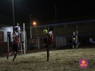 
<a style='margin-left: 5px;' class='btn btn-xs btn-social btn-facebook' href='https://www.facebook.com/sharer/sharer.php?u=https://www.boladovale.com.br/imgs/800-800-90/conteudo/fotos/1521/img8827.jpg' rel='popup' data-width='500' data-height='400'><i class='fa fa-facebook'></i>Compartilhar <span class='hidden-xs'>no Facebook</span>
</a> 
<a class='btn btn-default btn-xs' target='_blank' href='imgs/800-800-90/conteudo/fotos/1521/img8827.jpg'>
<span class='glyphicon glyphicon-cloud-download'></span> Salvar
</a> 
<span></span>