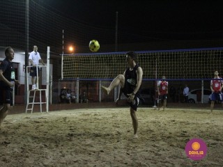 
<a style='margin-left: 5px;' class='btn btn-xs btn-social btn-facebook' href='https://www.facebook.com/sharer/sharer.php?u=https://www.boladovale.com.br/imgs/800-800-90/conteudo/fotos/1521/img8840.jpg' rel='popup' data-width='500' data-height='400'><i class='fa fa-facebook'></i>Compartilhar <span class='hidden-xs'>no Facebook</span>
</a> 
<a class='btn btn-default btn-xs' target='_blank' href='imgs/800-800-90/conteudo/fotos/1521/img8840.jpg'>
<span class='glyphicon glyphicon-cloud-download'></span> Salvar
</a> 
<span></span>