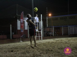 
<a style='margin-left: 5px;' class='btn btn-xs btn-social btn-facebook' href='https://www.facebook.com/sharer/sharer.php?u=https://www.boladovale.com.br/imgs/800-800-90/conteudo/fotos/1521/img8861.jpg' rel='popup' data-width='500' data-height='400'><i class='fa fa-facebook'></i>Compartilhar <span class='hidden-xs'>no Facebook</span>
</a> 
<a class='btn btn-default btn-xs' target='_blank' href='imgs/800-800-90/conteudo/fotos/1521/img8861.jpg'>
<span class='glyphicon glyphicon-cloud-download'></span> Salvar
</a> 
<span></span>