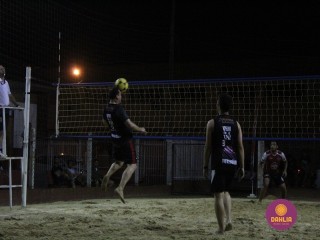 
<a style='margin-left: 5px;' class='btn btn-xs btn-social btn-facebook' href='https://www.facebook.com/sharer/sharer.php?u=https://www.boladovale.com.br/imgs/800-800-90/conteudo/fotos/1521/img8865.jpg' rel='popup' data-width='500' data-height='400'><i class='fa fa-facebook'></i>Compartilhar <span class='hidden-xs'>no Facebook</span>
</a> 
<a class='btn btn-default btn-xs' target='_blank' href='imgs/800-800-90/conteudo/fotos/1521/img8865.jpg'>
<span class='glyphicon glyphicon-cloud-download'></span> Salvar
</a> 
<span></span>