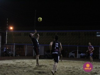 
<a style='margin-left: 5px;' class='btn btn-xs btn-social btn-facebook' href='https://www.facebook.com/sharer/sharer.php?u=https://www.boladovale.com.br/imgs/800-800-90/conteudo/fotos/1521/img8868.jpg' rel='popup' data-width='500' data-height='400'><i class='fa fa-facebook'></i>Compartilhar <span class='hidden-xs'>no Facebook</span>
</a> 
<a class='btn btn-default btn-xs' target='_blank' href='imgs/800-800-90/conteudo/fotos/1521/img8868.jpg'>
<span class='glyphicon glyphicon-cloud-download'></span> Salvar
</a> 
<span></span>