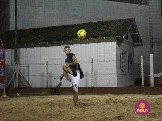 
<a style='margin-left: 5px;' class='btn btn-xs btn-social btn-facebook' href='https://www.facebook.com/sharer/sharer.php?u=https://www.boladovale.com.br/imgs/800-800-90/conteudo/fotos/1521/img8914.jpg' rel='popup' data-width='500' data-height='400'><i class='fa fa-facebook'></i>Compartilhar <span class='hidden-xs'>no Facebook</span>
</a> 
<a class='btn btn-default btn-xs' target='_blank' href='imgs/800-800-90/conteudo/fotos/1521/img8914.jpg'>
<span class='glyphicon glyphicon-cloud-download'></span> Salvar
</a> 
<span></span>