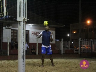 
<a style='margin-left: 5px;' class='btn btn-xs btn-social btn-facebook' href='https://www.facebook.com/sharer/sharer.php?u=https://www.boladovale.com.br/imgs/800-800-90/conteudo/fotos/1521/img8917.jpg' rel='popup' data-width='500' data-height='400'><i class='fa fa-facebook'></i>Compartilhar <span class='hidden-xs'>no Facebook</span>
</a> 
<a class='btn btn-default btn-xs' target='_blank' href='imgs/800-800-90/conteudo/fotos/1521/img8917.jpg'>
<span class='glyphicon glyphicon-cloud-download'></span> Salvar
</a> 
<span></span>