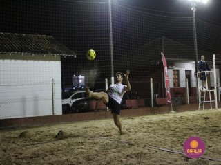 
<a style='margin-left: 5px;' class='btn btn-xs btn-social btn-facebook' href='https://www.facebook.com/sharer/sharer.php?u=https://www.boladovale.com.br/imgs/800-800-90/conteudo/fotos/1521/img8943.jpg' rel='popup' data-width='500' data-height='400'><i class='fa fa-facebook'></i>Compartilhar <span class='hidden-xs'>no Facebook</span>
</a> 
<a class='btn btn-default btn-xs' target='_blank' href='imgs/800-800-90/conteudo/fotos/1521/img8943.jpg'>
<span class='glyphicon glyphicon-cloud-download'></span> Salvar
</a> 
<span></span>