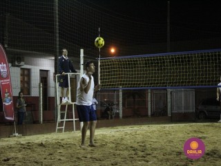 
<a style='margin-left: 5px;' class='btn btn-xs btn-social btn-facebook' href='https://www.facebook.com/sharer/sharer.php?u=https://www.boladovale.com.br/imgs/800-800-90/conteudo/fotos/1521/img8946.jpg' rel='popup' data-width='500' data-height='400'><i class='fa fa-facebook'></i>Compartilhar <span class='hidden-xs'>no Facebook</span>
</a> 
<a class='btn btn-default btn-xs' target='_blank' href='imgs/800-800-90/conteudo/fotos/1521/img8946.jpg'>
<span class='glyphicon glyphicon-cloud-download'></span> Salvar
</a> 
<span></span>