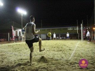 
<a style='margin-left: 5px;' class='btn btn-xs btn-social btn-facebook' href='https://www.facebook.com/sharer/sharer.php?u=https://www.boladovale.com.br/imgs/800-800-90/conteudo/fotos/1521/img8954.jpg' rel='popup' data-width='500' data-height='400'><i class='fa fa-facebook'></i>Compartilhar <span class='hidden-xs'>no Facebook</span>
</a> 
<a class='btn btn-default btn-xs' target='_blank' href='imgs/800-800-90/conteudo/fotos/1521/img8954.jpg'>
<span class='glyphicon glyphicon-cloud-download'></span> Salvar
</a> 
<span></span>