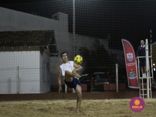 
<a style='margin-left: 5px;' class='btn btn-xs btn-social btn-facebook' href='https://www.facebook.com/sharer/sharer.php?u=https://www.boladovale.com.br/imgs/800-800-90/conteudo/fotos/1521/img8965.jpg' rel='popup' data-width='500' data-height='400'><i class='fa fa-facebook'></i>Compartilhar <span class='hidden-xs'>no Facebook</span>
</a> 
<a class='btn btn-default btn-xs' target='_blank' href='imgs/800-800-90/conteudo/fotos/1521/img8965.jpg'>
<span class='glyphicon glyphicon-cloud-download'></span> Salvar
</a> 
<span></span>