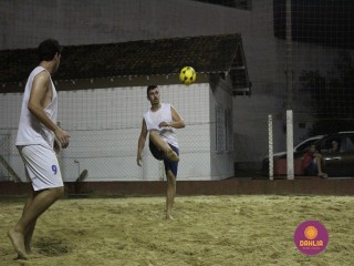 
<a style='margin-left: 5px;' class='btn btn-xs btn-social btn-facebook' href='https://www.facebook.com/sharer/sharer.php?u=https://www.boladovale.com.br/imgs/800-800-90/conteudo/fotos/1521/img8988.jpg' rel='popup' data-width='500' data-height='400'><i class='fa fa-facebook'></i>Compartilhar <span class='hidden-xs'>no Facebook</span>
</a> 
<a class='btn btn-default btn-xs' target='_blank' href='imgs/800-800-90/conteudo/fotos/1521/img8988.jpg'>
<span class='glyphicon glyphicon-cloud-download'></span> Salvar
</a> 
<span></span>