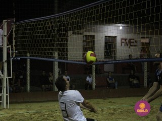 
<a style='margin-left: 5px;' class='btn btn-xs btn-social btn-facebook' href='https://www.facebook.com/sharer/sharer.php?u=https://www.boladovale.com.br/imgs/800-800-90/conteudo/fotos/1522/img9007.jpg' rel='popup' data-width='500' data-height='400'><i class='fa fa-facebook'></i>Compartilhar <span class='hidden-xs'>no Facebook</span>
</a> 
<a class='btn btn-default btn-xs' target='_blank' href='imgs/800-800-90/conteudo/fotos/1522/img9007.jpg'>
<span class='glyphicon glyphicon-cloud-download'></span> Salvar
</a> 
<span></span>