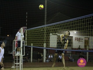 
<a style='margin-left: 5px;' class='btn btn-xs btn-social btn-facebook' href='https://www.facebook.com/sharer/sharer.php?u=https://www.boladovale.com.br/imgs/800-800-90/conteudo/fotos/1522/img9011.jpg' rel='popup' data-width='500' data-height='400'><i class='fa fa-facebook'></i>Compartilhar <span class='hidden-xs'>no Facebook</span>
</a> 
<a class='btn btn-default btn-xs' target='_blank' href='imgs/800-800-90/conteudo/fotos/1522/img9011.jpg'>
<span class='glyphicon glyphicon-cloud-download'></span> Salvar
</a> 
<span></span>