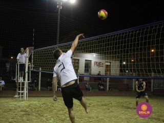 
<a style='margin-left: 5px;' class='btn btn-xs btn-social btn-facebook' href='https://www.facebook.com/sharer/sharer.php?u=https://www.boladovale.com.br/imgs/800-800-90/conteudo/fotos/1522/img9013.jpg' rel='popup' data-width='500' data-height='400'><i class='fa fa-facebook'></i>Compartilhar <span class='hidden-xs'>no Facebook</span>
</a> 
<a class='btn btn-default btn-xs' target='_blank' href='imgs/800-800-90/conteudo/fotos/1522/img9013.jpg'>
<span class='glyphicon glyphicon-cloud-download'></span> Salvar
</a> 
<span></span>