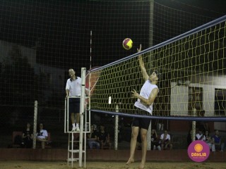 
<a style='margin-left: 5px;' class='btn btn-xs btn-social btn-facebook' href='https://www.facebook.com/sharer/sharer.php?u=https://www.boladovale.com.br/imgs/800-800-90/conteudo/fotos/1522/img9031.jpg' rel='popup' data-width='500' data-height='400'><i class='fa fa-facebook'></i>Compartilhar <span class='hidden-xs'>no Facebook</span>
</a> 
<a class='btn btn-default btn-xs' target='_blank' href='imgs/800-800-90/conteudo/fotos/1522/img9031.jpg'>
<span class='glyphicon glyphicon-cloud-download'></span> Salvar
</a> 
<span></span>