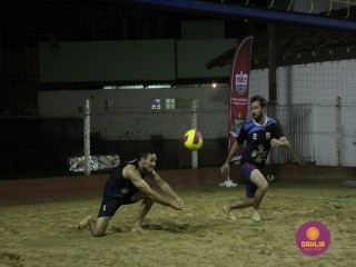 
<a style='margin-left: 5px;' class='btn btn-xs btn-social btn-facebook' href='https://www.facebook.com/sharer/sharer.php?u=https://www.boladovale.com.br/imgs/800-800-90/conteudo/fotos/1522/img9038.jpg' rel='popup' data-width='500' data-height='400'><i class='fa fa-facebook'></i>Compartilhar <span class='hidden-xs'>no Facebook</span>
</a> 
<a class='btn btn-default btn-xs' target='_blank' href='imgs/800-800-90/conteudo/fotos/1522/img9038.jpg'>
<span class='glyphicon glyphicon-cloud-download'></span> Salvar
</a> 
<span></span>