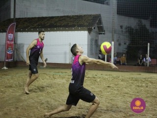 
<a style='margin-left: 5px;' class='btn btn-xs btn-social btn-facebook' href='https://www.facebook.com/sharer/sharer.php?u=https://www.boladovale.com.br/imgs/800-800-90/conteudo/fotos/1522/img9061.jpg' rel='popup' data-width='500' data-height='400'><i class='fa fa-facebook'></i>Compartilhar <span class='hidden-xs'>no Facebook</span>
</a> 
<a class='btn btn-default btn-xs' target='_blank' href='imgs/800-800-90/conteudo/fotos/1522/img9061.jpg'>
<span class='glyphicon glyphicon-cloud-download'></span> Salvar
</a> 
<span></span>
