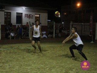 
<a style='margin-left: 5px;' class='btn btn-xs btn-social btn-facebook' href='https://www.facebook.com/sharer/sharer.php?u=https://www.boladovale.com.br/imgs/800-800-90/conteudo/fotos/1522/img9089.jpg' rel='popup' data-width='500' data-height='400'><i class='fa fa-facebook'></i>Compartilhar <span class='hidden-xs'>no Facebook</span>
</a> 
<a class='btn btn-default btn-xs' target='_blank' href='imgs/800-800-90/conteudo/fotos/1522/img9089.jpg'>
<span class='glyphicon glyphicon-cloud-download'></span> Salvar
</a> 
<span></span>