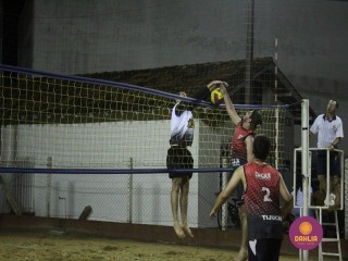 
<a style='margin-left: 5px;' class='btn btn-xs btn-social btn-facebook' href='https://www.facebook.com/sharer/sharer.php?u=https://www.boladovale.com.br/imgs/800-800-90/conteudo/fotos/1522/img9163.jpg' rel='popup' data-width='500' data-height='400'><i class='fa fa-facebook'></i>Compartilhar <span class='hidden-xs'>no Facebook</span>
</a> 
<a class='btn btn-default btn-xs' target='_blank' href='imgs/800-800-90/conteudo/fotos/1522/img9163.jpg'>
<span class='glyphicon glyphicon-cloud-download'></span> Salvar
</a> 
<span></span>