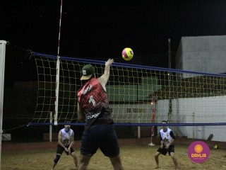 
<a style='margin-left: 5px;' class='btn btn-xs btn-social btn-facebook' href='https://www.facebook.com/sharer/sharer.php?u=https://www.boladovale.com.br/imgs/800-800-90/conteudo/fotos/1522/img9179.jpg' rel='popup' data-width='500' data-height='400'><i class='fa fa-facebook'></i>Compartilhar <span class='hidden-xs'>no Facebook</span>
</a> 
<a class='btn btn-default btn-xs' target='_blank' href='imgs/800-800-90/conteudo/fotos/1522/img9179.jpg'>
<span class='glyphicon glyphicon-cloud-download'></span> Salvar
</a> 
<span></span>