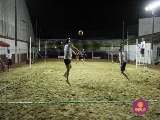 
<a style='margin-left: 5px;' class='btn btn-xs btn-social btn-facebook' href='https://www.facebook.com/sharer/sharer.php?u=https://www.boladovale.com.br/imgs/800-800-90/conteudo/fotos/1522/img9206.jpg' rel='popup' data-width='500' data-height='400'><i class='fa fa-facebook'></i>Compartilhar <span class='hidden-xs'>no Facebook</span>
</a> 
<a class='btn btn-default btn-xs' target='_blank' href='imgs/800-800-90/conteudo/fotos/1522/img9206.jpg'>
<span class='glyphicon glyphicon-cloud-download'></span> Salvar
</a> 
<span></span>