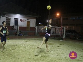 
<a style='margin-left: 5px;' class='btn btn-xs btn-social btn-facebook' href='https://www.facebook.com/sharer/sharer.php?u=https://www.boladovale.com.br/imgs/800-800-90/conteudo/fotos/1523/img9279.jpg' rel='popup' data-width='500' data-height='400'><i class='fa fa-facebook'></i>Compartilhar <span class='hidden-xs'>no Facebook</span>
</a> 
<a class='btn btn-default btn-xs' target='_blank' href='imgs/800-800-90/conteudo/fotos/1523/img9279.jpg'>
<span class='glyphicon glyphicon-cloud-download'></span> Salvar
</a> 
<span></span>