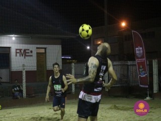 
<a style='margin-left: 5px;' class='btn btn-xs btn-social btn-facebook' href='https://www.facebook.com/sharer/sharer.php?u=https://www.boladovale.com.br/imgs/800-800-90/conteudo/fotos/1523/img9291.jpg' rel='popup' data-width='500' data-height='400'><i class='fa fa-facebook'></i>Compartilhar <span class='hidden-xs'>no Facebook</span>
</a> 
<a class='btn btn-default btn-xs' target='_blank' href='imgs/800-800-90/conteudo/fotos/1523/img9291.jpg'>
<span class='glyphicon glyphicon-cloud-download'></span> Salvar
</a> 
<span></span>