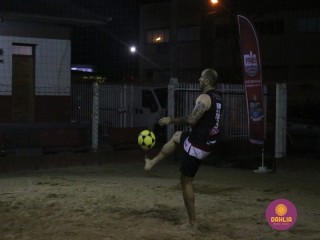 
<a style='margin-left: 5px;' class='btn btn-xs btn-social btn-facebook' href='https://www.facebook.com/sharer/sharer.php?u=https://www.boladovale.com.br/imgs/800-800-90/conteudo/fotos/1523/img9293.jpg' rel='popup' data-width='500' data-height='400'><i class='fa fa-facebook'></i>Compartilhar <span class='hidden-xs'>no Facebook</span>
</a> 
<a class='btn btn-default btn-xs' target='_blank' href='imgs/800-800-90/conteudo/fotos/1523/img9293.jpg'>
<span class='glyphicon glyphicon-cloud-download'></span> Salvar
</a> 
<span></span>
