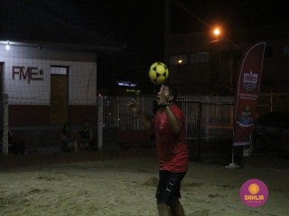 
<a style='margin-left: 5px;' class='btn btn-xs btn-social btn-facebook' href='https://www.facebook.com/sharer/sharer.php?u=https://www.boladovale.com.br/imgs/800-800-90/conteudo/fotos/1523/img9303.jpg' rel='popup' data-width='500' data-height='400'><i class='fa fa-facebook'></i>Compartilhar <span class='hidden-xs'>no Facebook</span>
</a> 
<a class='btn btn-default btn-xs' target='_blank' href='imgs/800-800-90/conteudo/fotos/1523/img9303.jpg'>
<span class='glyphicon glyphicon-cloud-download'></span> Salvar
</a> 
<span></span>