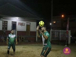 
<a style='margin-left: 5px;' class='btn btn-xs btn-social btn-facebook' href='https://www.facebook.com/sharer/sharer.php?u=https://www.boladovale.com.br/imgs/800-800-90/conteudo/fotos/1523/img9318.jpg' rel='popup' data-width='500' data-height='400'><i class='fa fa-facebook'></i>Compartilhar <span class='hidden-xs'>no Facebook</span>
</a> 
<a class='btn btn-default btn-xs' target='_blank' href='imgs/800-800-90/conteudo/fotos/1523/img9318.jpg'>
<span class='glyphicon glyphicon-cloud-download'></span> Salvar
</a> 
<span></span>